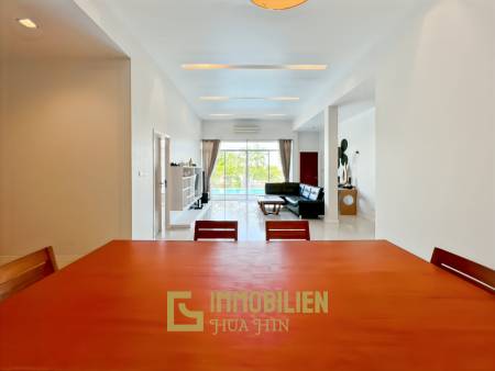 Meernah / 3 Schlafzimmer + 2 Bäder / privater Pool