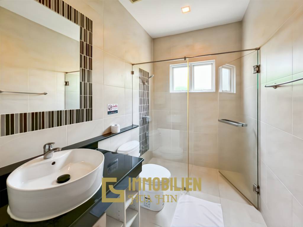 Meernah / 3 Schlafzimmer + 2 Bäder / privater Pool