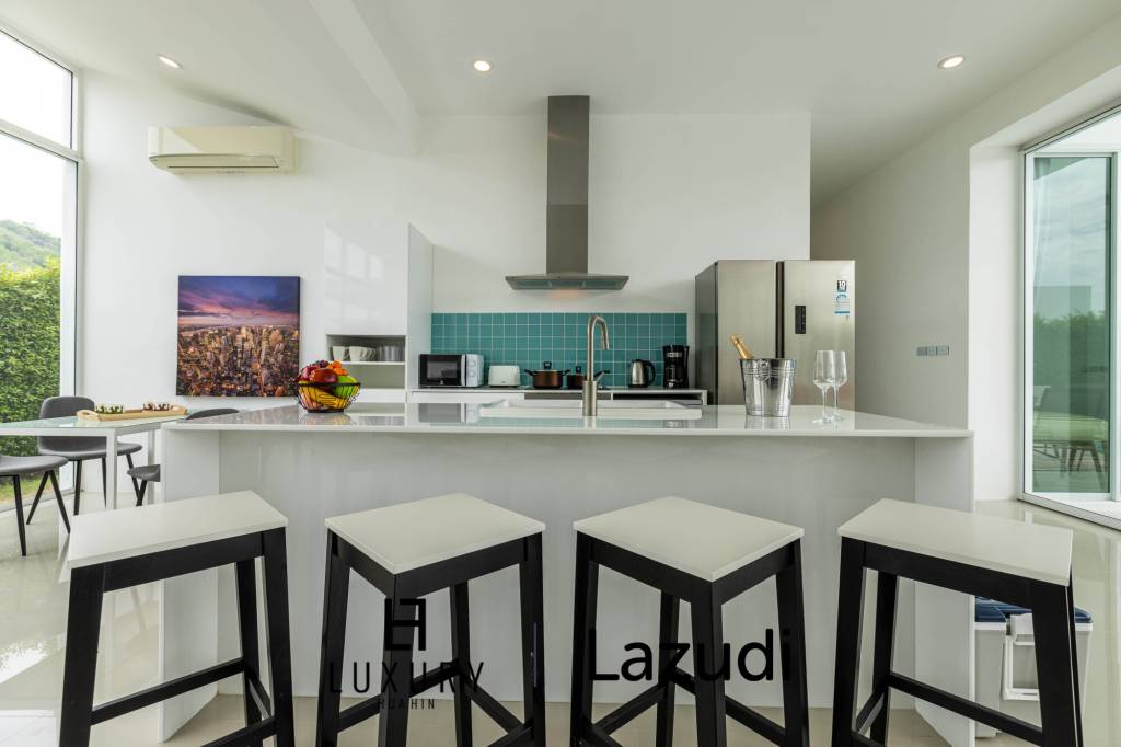 โมเดิร์นพูลวิลล่า 4 ห้องนอน พร้อมดาดฟ้าชมวิว (KH-A5)