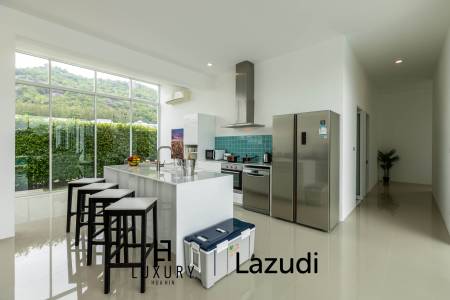 โมเดิร์นพูลวิลล่า 4 ห้องนอน พร้อมดาดฟ้าชมวิว (KH-A5)