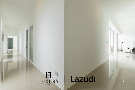 โมเดิร์นพูลวิลล่า 4 ห้องนอน พร้อมดาดฟ้าชมวิว (KH-A5)