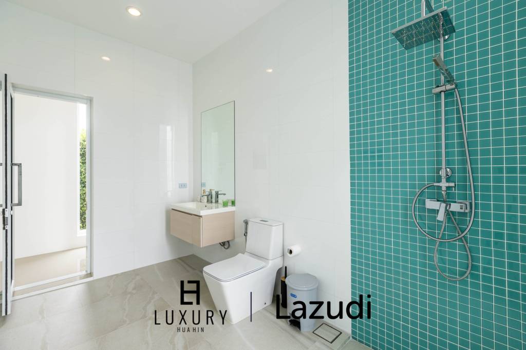 โมเดิร์นพูลวิลล่า 4 ห้องนอน พร้อมดาดฟ้าชมวิว (KH-A5)