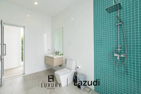 โมเดิร์นพูลวิลล่า 4 ห้องนอน พร้อมดาดฟ้าชมวิว (KH-A5)