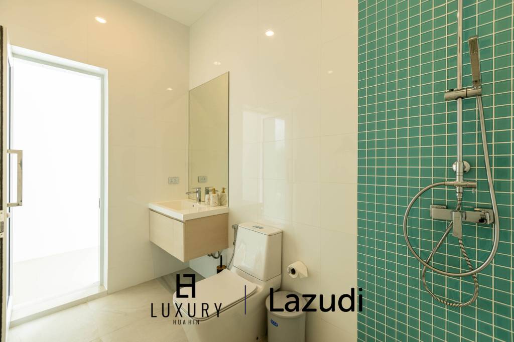 โมเดิร์นพูลวิลล่า 4 ห้องนอน พร้อมดาดฟ้าชมวิว (KH-A5)