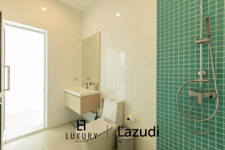 โมเดิร์นพูลวิลล่า 4 ห้องนอน พร้อมดาดฟ้าชมวิว (KH-A5)