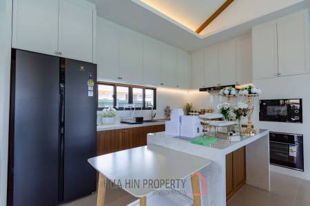 311 sqm pool villa in La Vallee Raintree Residence Hua Hin - Villa Celeste