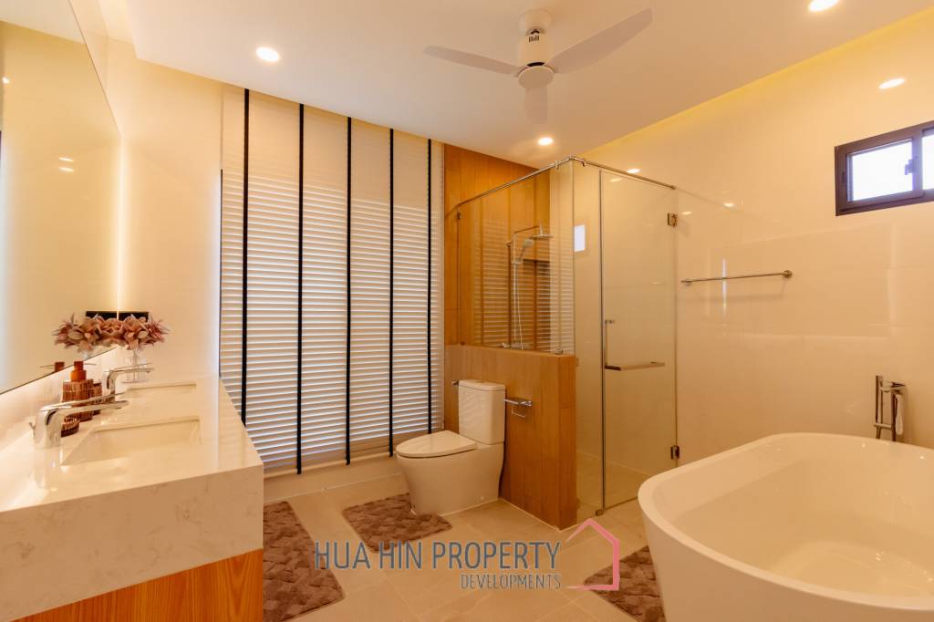 311 sqm pool villa in La Vallee Raintree Residence Hua Hin - Villa Celeste