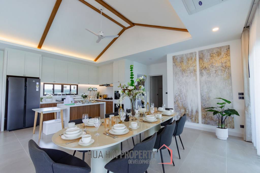 311 sqm pool villa in La Vallee Raintree Residence Hua Hin - Villa Celeste