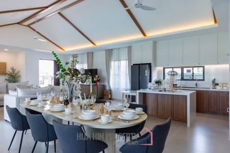 311 sqm pool villa in La Vallee Raintree Residence Hua Hin - Villa Celeste