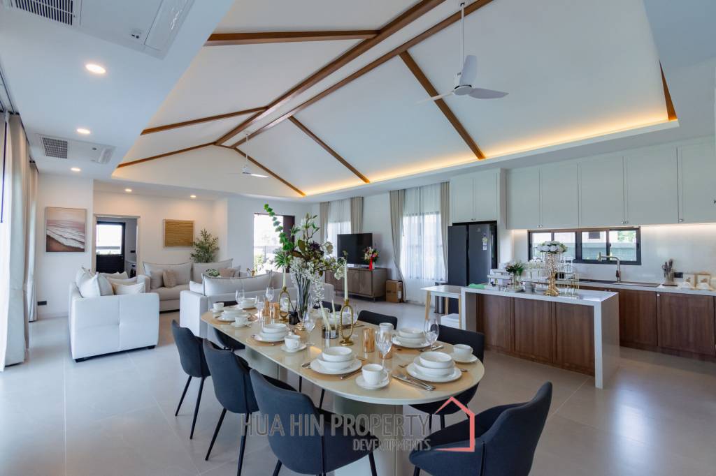 311 sqm pool villa in La Vallee Raintree Residence Hua Hin - Villa Celeste