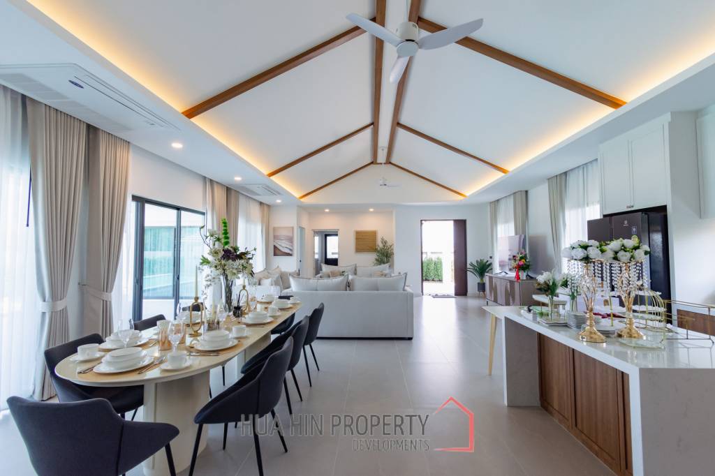 311 sqm pool villa in La Vallee Raintree Residence Hua Hin - Villa Celeste