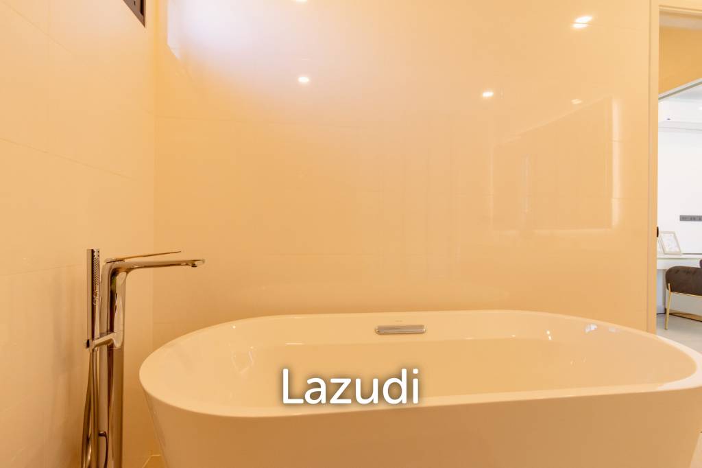 640 ตร.ม 3 เตียง 2 อาบน้ำ วิลล่า For ขาย