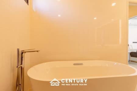 640 ตร.ม 3 เตียง 2 อาบน้ำ วิลล่า For ขาย