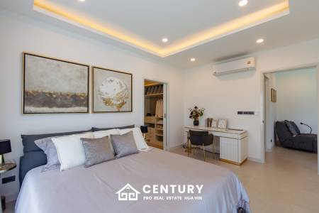 640 ตร.ม 3 เตียง 2 อาบน้ำ วิลล่า For ขาย