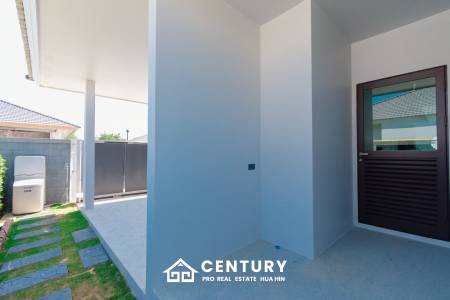 640 ตร.ม 3 เตียง 2 อาบน้ำ วิลล่า For ขาย