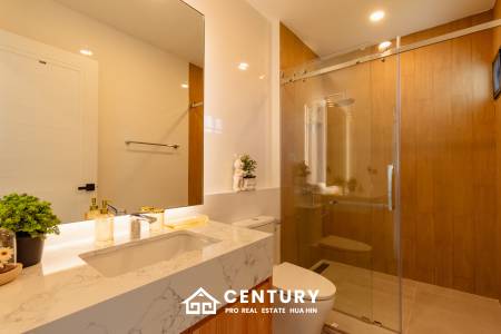 640 ตร.ม 3 เตียง 2 อาบน้ำ วิลล่า For ขาย