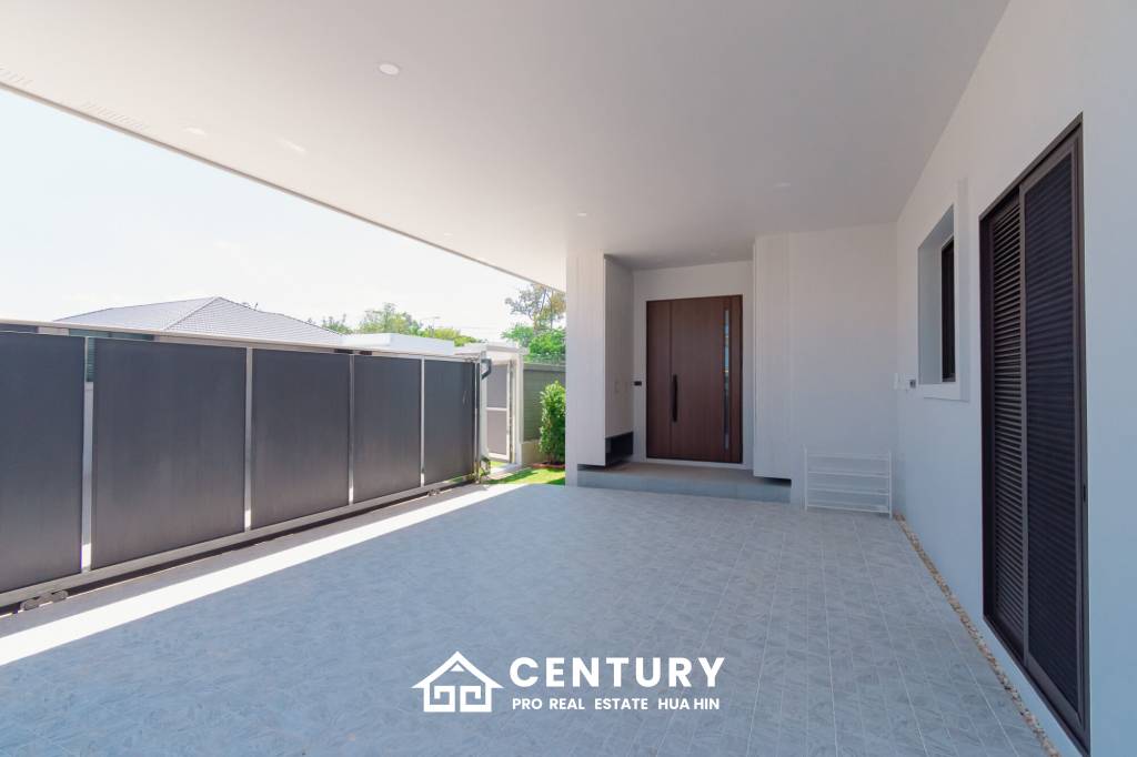 640 ตร.ม 3 เตียง 2 อาบน้ำ วิลล่า For ขาย