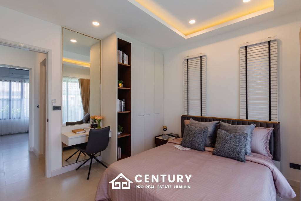 640 ตร.ม 3 เตียง 2 อาบน้ำ วิลล่า For ขาย