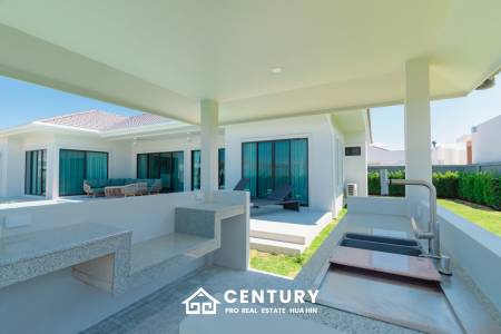 640 ตร.ม 3 เตียง 2 อาบน้ำ วิลล่า For ขาย