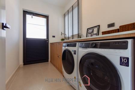 260 sqm modern pool villa in Thap Tai Hua Hin - Villa Serene