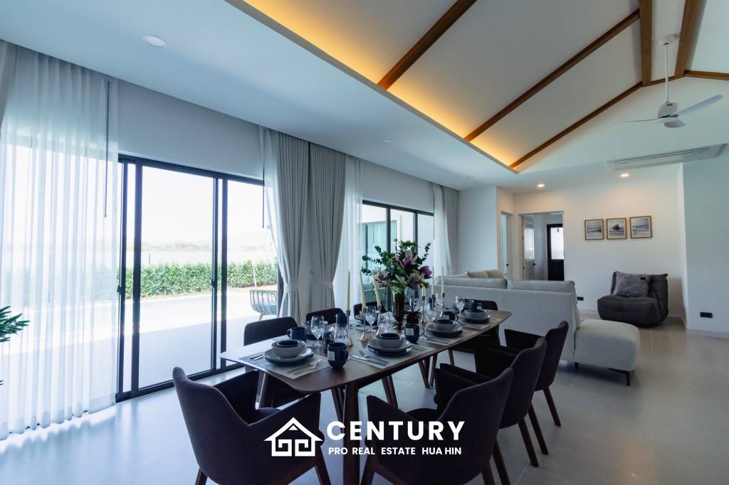 640 ตร.ม 3 เตียง 2 อาบน้ำ วิลล่า For ขาย