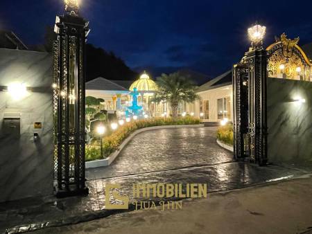 Luxus Villa / moderne Technoligie / 6 Schlafzimmer + 7 Bäder