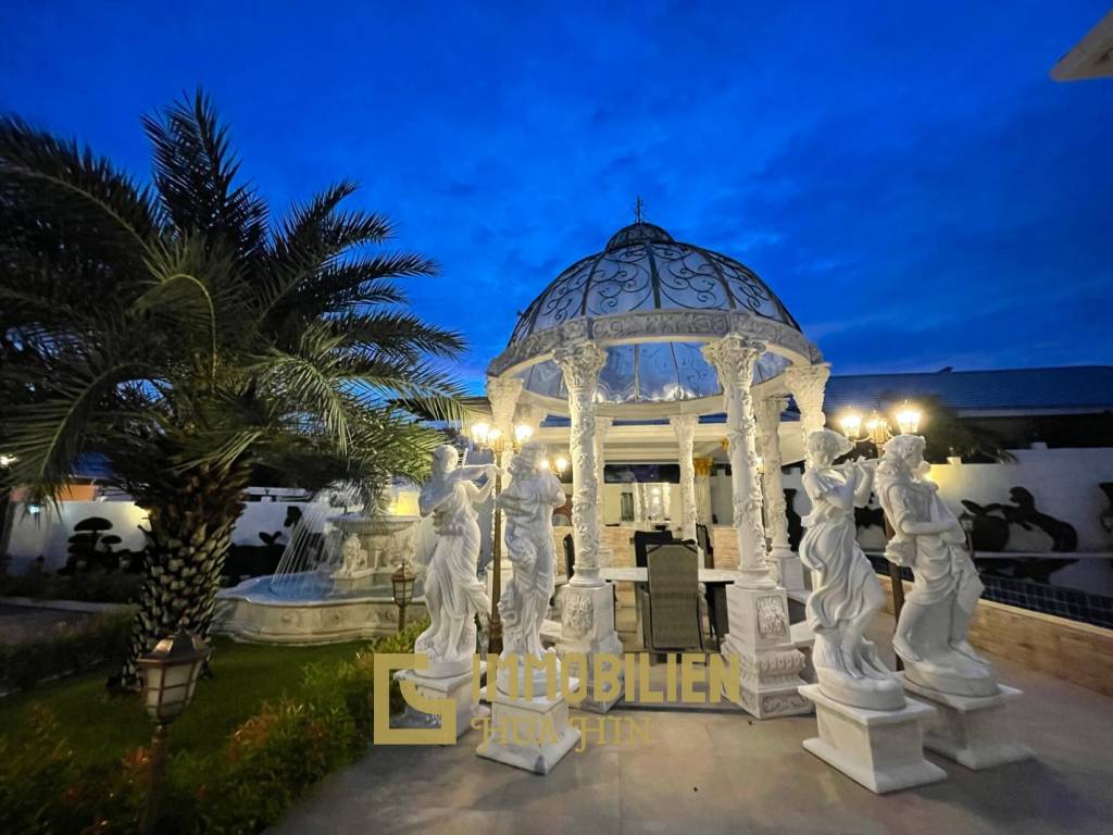 Luxus Villa / moderne Technoligie / 6 Schlafzimmer + 7 Bäder