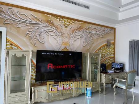 Luxus Villa / moderne Technoligie / 6 Schlafzimmer + 7 Bäder