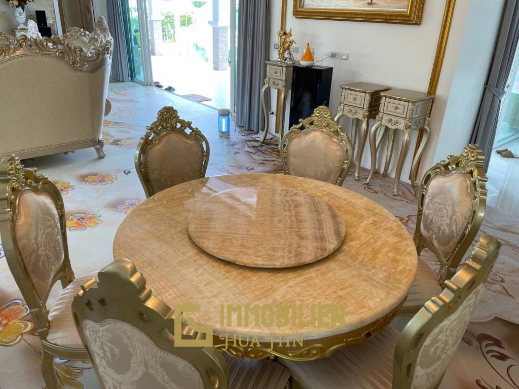 Luxus Villa / moderne Technoligie / 6 Schlafzimmer + 7 Bäder