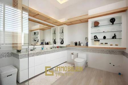 Luxus Villa / moderne Technoligie / 6 Schlafzimmer + 7 Bäder