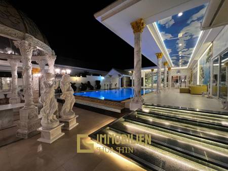 Luxus Villa / moderne Technoligie / 6 Schlafzimmer + 7 Bäder