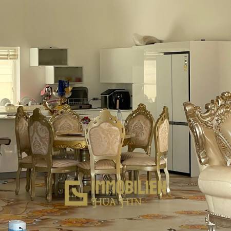 Luxus Villa / moderne Technoligie / 6 Schlafzimmer + 7 Bäder