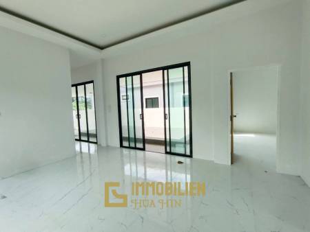 Частный бассейн / 3 спальни / без мебели