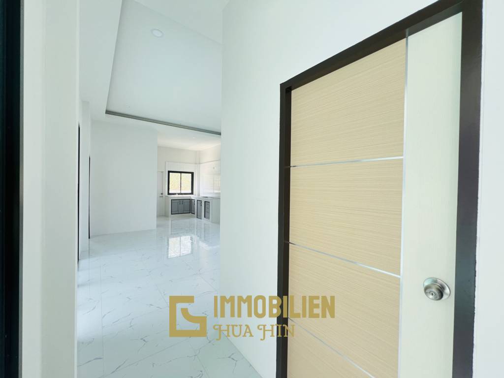 Частный бассейн / 3 спальни / без мебели