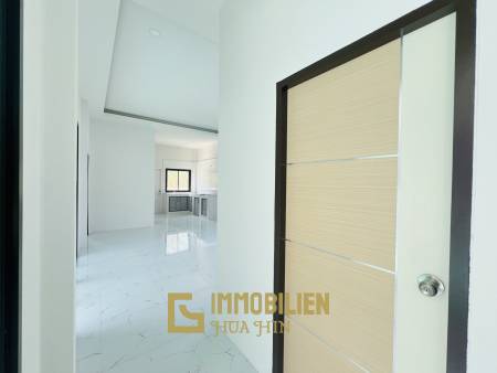 Частный бассейн / 3 спальни / без мебели