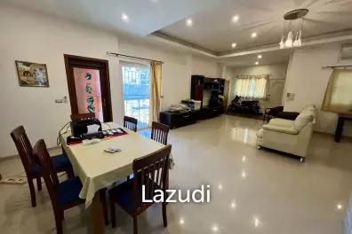 Grand 7-Bedroom Pool Villa for Sale Tropicana Pool Village
