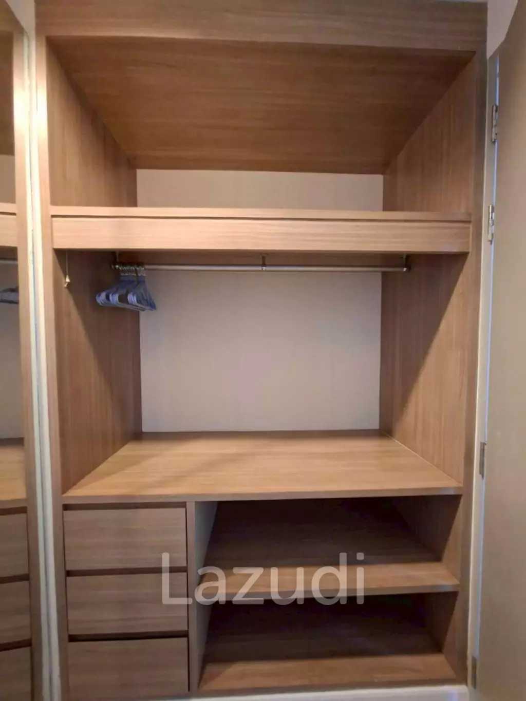 30.5 sqm high floor condo Ideo Mix Sukhumvit 103 Bangna Bangkok