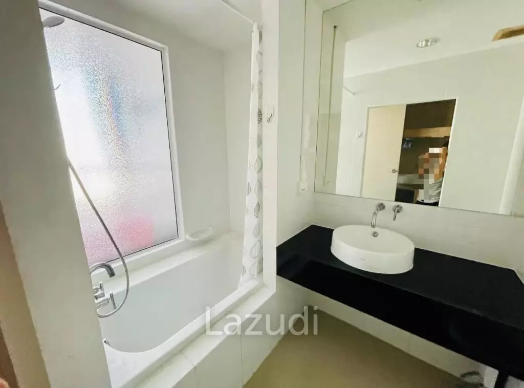 30.5 sqm high floor condo Ideo Mix Sukhumvit 103 Bangna Bangkok