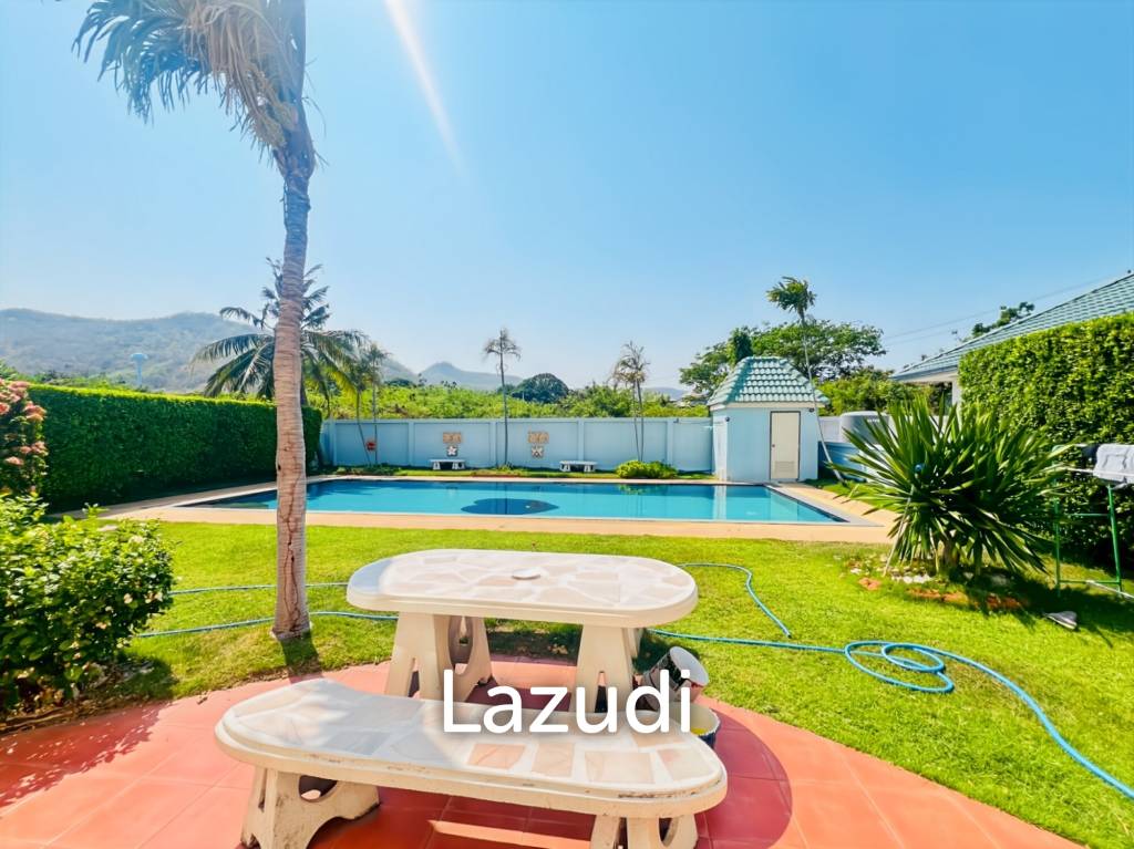 267 sqm 4-Bed Pool Villa in Tropical Hill Hua Hin