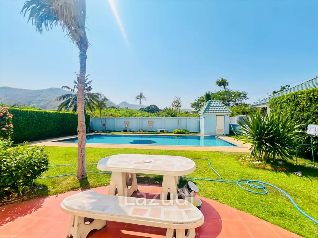 267 sqm 4-Bed Pool Villa in Tropical Hill Hua Hin