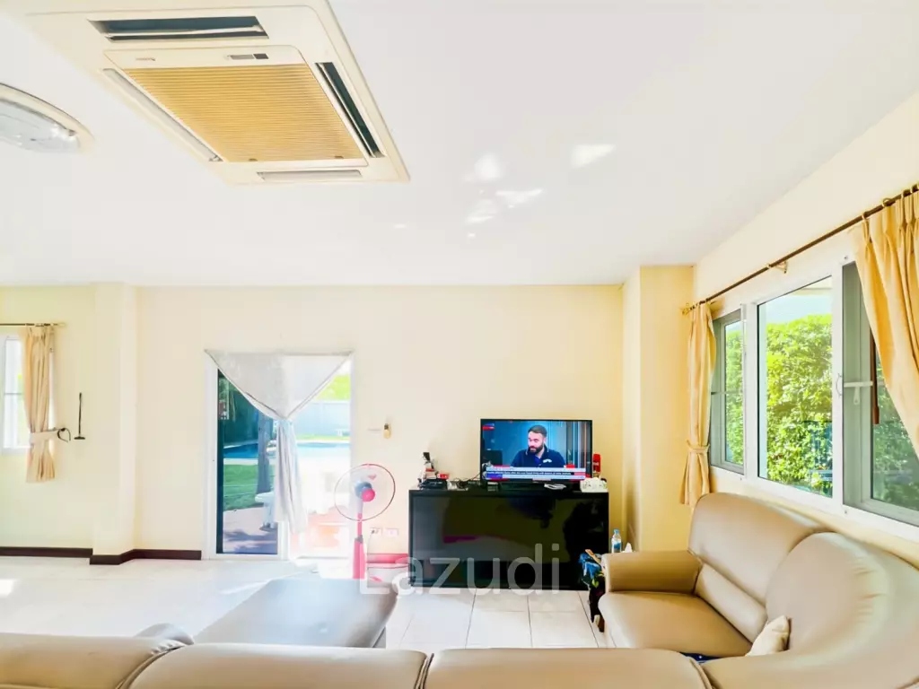 267 sqm 4-Bed Pool Villa in Tropical Hill Hua Hin