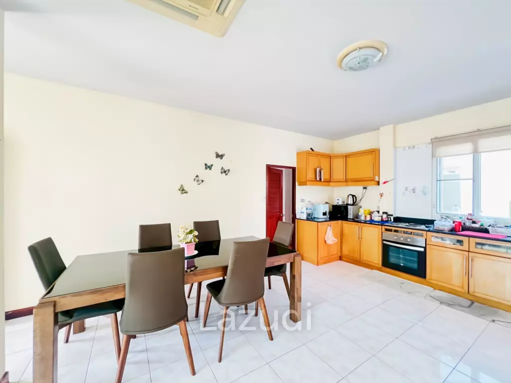 267 sqm 4-Bed Pool Villa in Tropical Hill Hua Hin