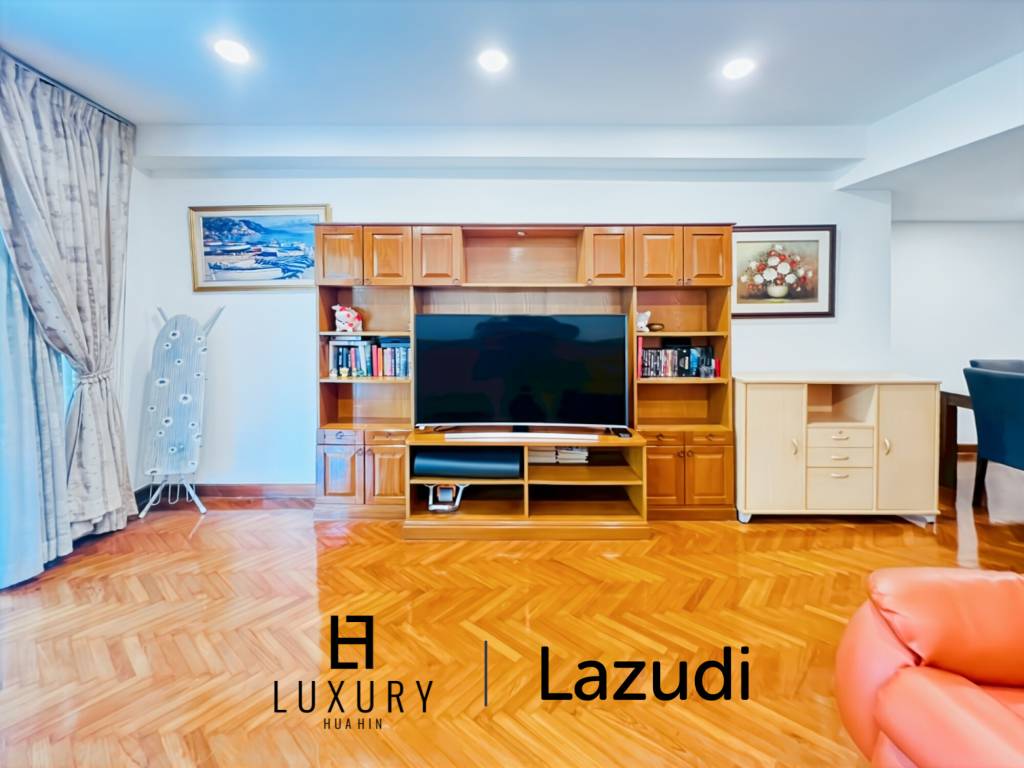 คอนโด 2 ห้องนอน ชั้นล่าง 105 ตร.ม. วิวสวนในบ้านแสนสราญ