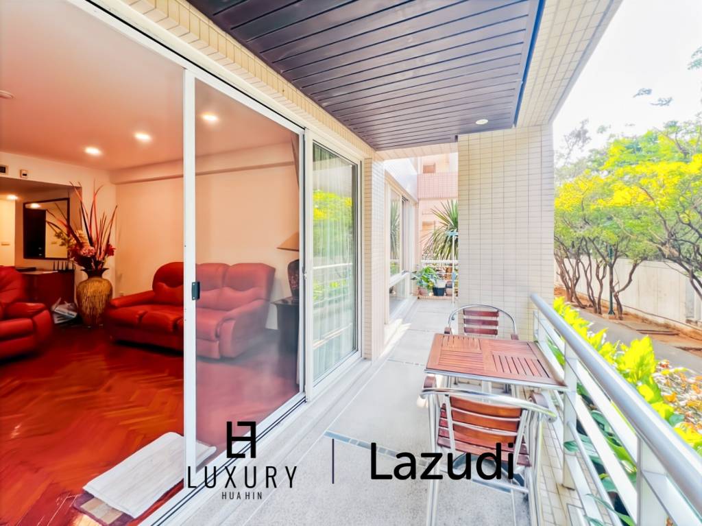 คอนโด 2 ห้องนอน ชั้นล่าง 105 ตร.ม. วิวสวนในบ้านแสนสราญ