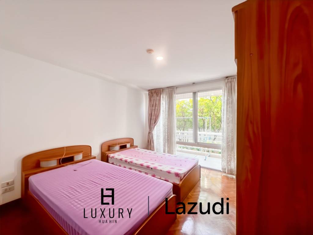 คอนโด 2 ห้องนอน ชั้นล่าง 105 ตร.ม. วิวสวนในบ้านแสนสราญ