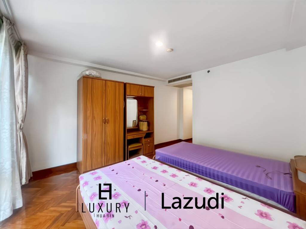 คอนโด 2 ห้องนอน ชั้นล่าง 105 ตร.ม. วิวสวนในบ้านแสนสราญ