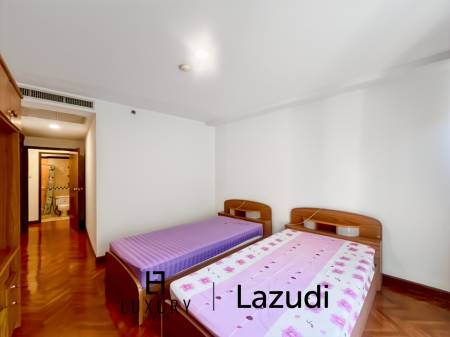 คอนโด 2 ห้องนอน ชั้นล่าง 105 ตร.ม. วิวสวนในบ้านแสนสราญ