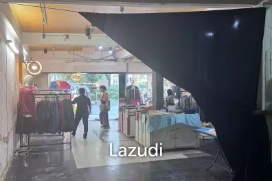 52 sqm Streetfront Retail Unit in Khlong Toei Bangkok