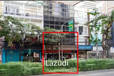 52 sqm Streetfront Retail Unit in Khlong Toei Bangkok