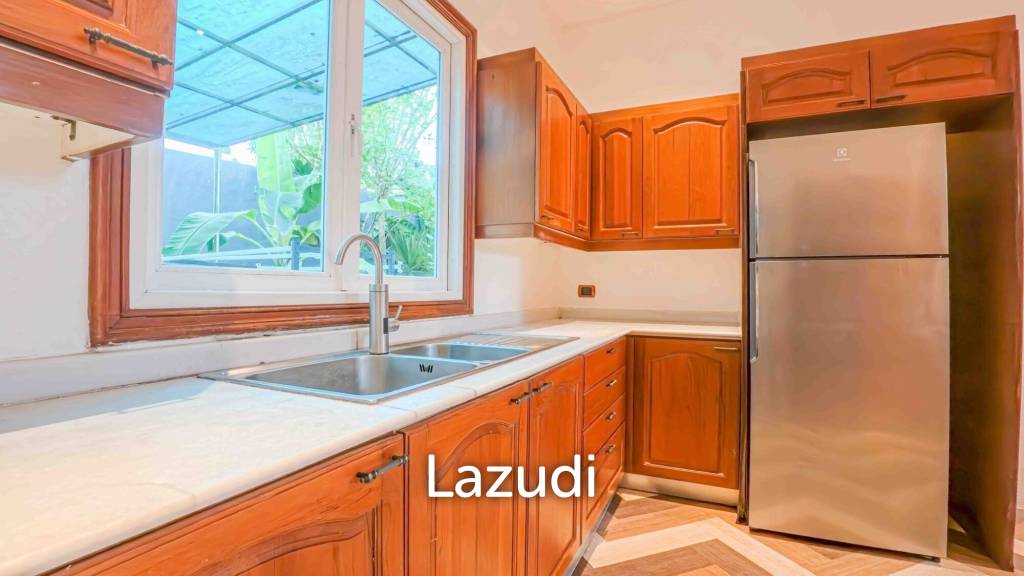 Spacious 7-bedroom private pool villa in Kathu near Patong and golf courses